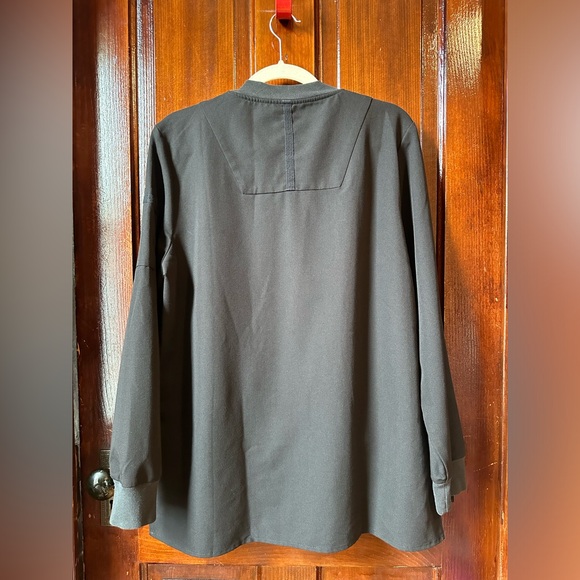 FIGS Bellery Jacket Black - Picture 2 of 9